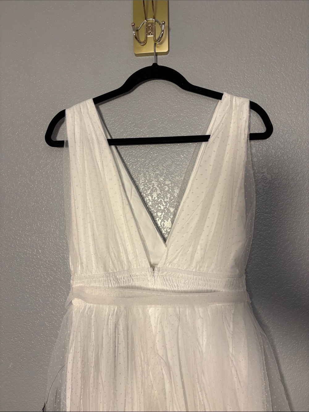 White Tulle V-Neck Midi Dress - Picture 5 of 8